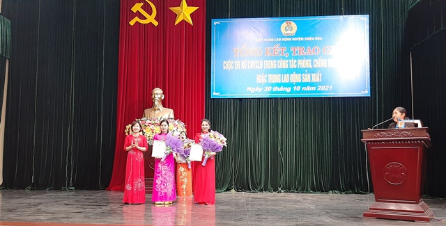 Liên đoàn Lao động huyện Thiệu Hóa tổng kết Cuộc thi “Nét đẹp nữ CNVCLĐ trong công tác phòng, chống dịch Covid - 19 hoặc trong lao động sản xuất”