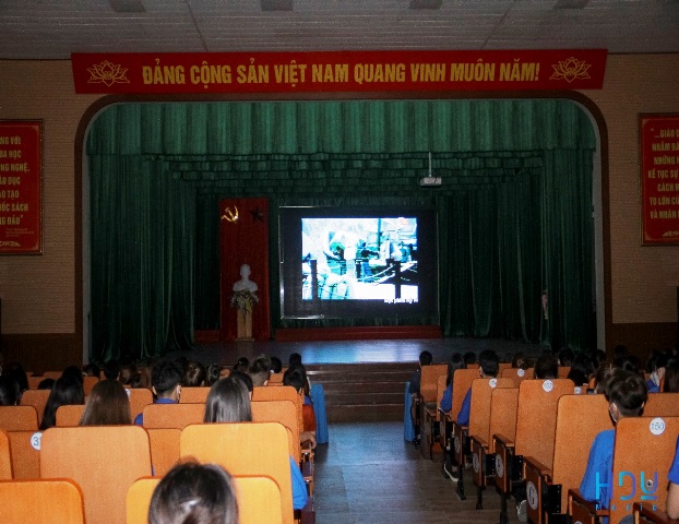 Tổ chức chiếu phim “Vượt qua bến Thượng Hải” nói về cuộc đời, sự nghiệp của Chủ tịch Hồ Chí Minh