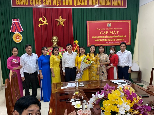 Ban nữ công Công đoàn xã tổ chức gặp mặt tọa đàm nhân kỷ niệm 92 năm ngày thành lập HLH Phụ nữ Việt Nam 201/10/1930 – 20/10/2022 và 12 năm ngày phụ nữ Việt Nam 20/10/2012 – 20/10/2022