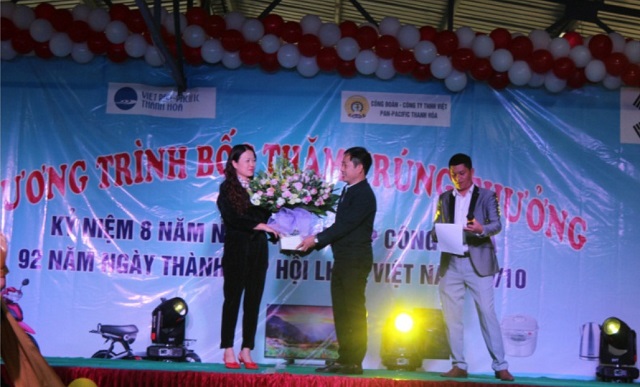 Công ty TNHH Việt Pan - Pacific Thanh Hóa phối hợp với Công đoàn Công ty tổ chức bốc thăm trúng thưởng nhân kỷ niệm 8 năm ngày thành lập công ty và 92 năm ngày thành lập Hội LHPN Việt Nam (20/10/1930 - 20/10/2022)