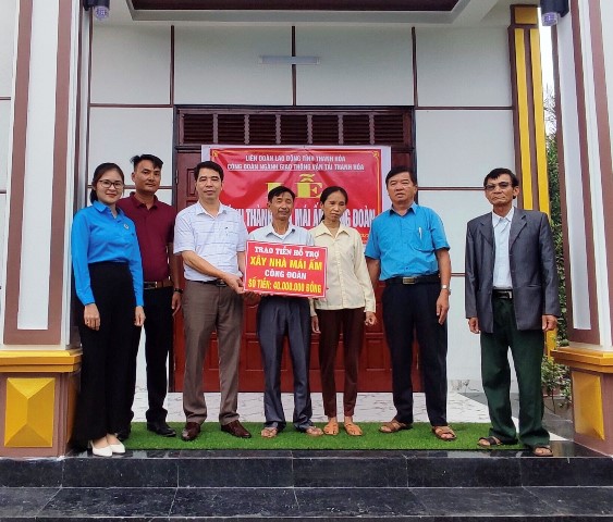 Công đoàn ngành Giao thông vận tải Thanh Hóa trao hỗ trợ kinh phí  xây nhà Mái ấm công đoàn cho đoàn viên có hoàn cảnh khó khăn