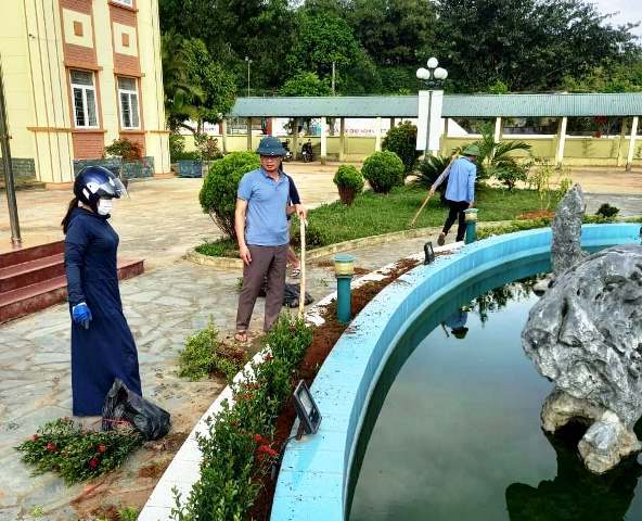 Cán bộ CC,VC  NLĐ xã Hoạt Giang, huyện Hà Trung chung tay xây dựng xã đạt chuẩn nông thôn mới