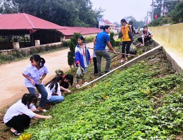 LĐLĐ huyện Vĩnh Lộc chung tay  xây dựng Nông thôn mới nâng cao ở xã Vĩnh Hùng