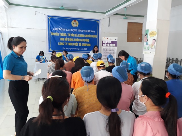 LĐLĐ huyện Nga Sơn phối hợp tư vấn, thăm khám chăm sóc sức khỏe sinh sản cho Nữ đoàn viên, NLĐ của Công ty TNHH Kam FungViệt Nam