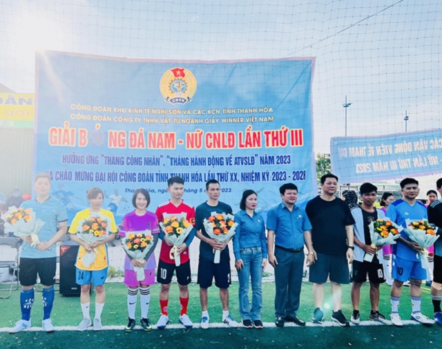 Khai mạc giải bóng đá nam - nữ công nhân, lao động Công đoàn công ty TNHH vật tư ngành giầy Winner Việt Nam.