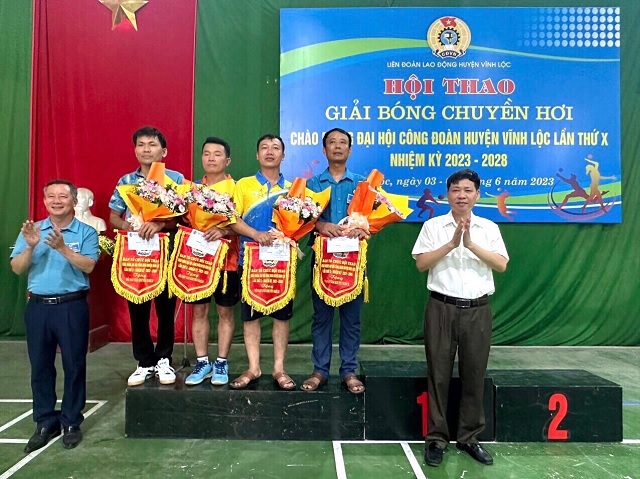 LĐLĐ huyện Vĩnh Lộc tổ chức Hội thao, giải bóng chuyền hơi,  chào mừng Đại hội Công đoàn huyện lần thứ X