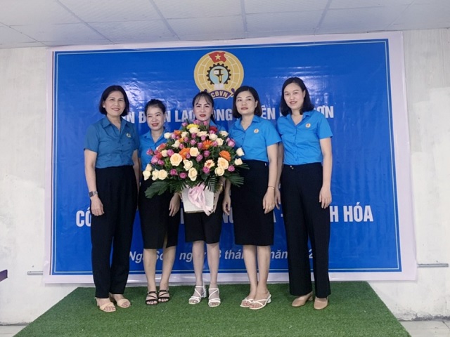 LĐLĐ huyện Nga Sơn công bố Quyết định thành lập Công đoàn Công ty TNHH Ha Rang vi na