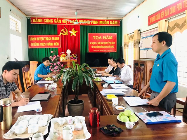 UBKT Liên đoàn Lao động huyện Thạch Thành thực hiện công tác kiểm tra CĐCS trực thuộc