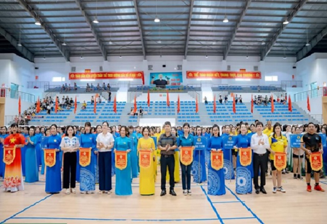 Hậu Lộc tổ chức Khai mạc Giải bóng đá nam công nhân năm 2024