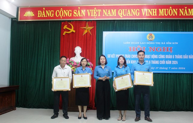 LĐLĐ Thị xã Bỉm Sơn tổ chức Hội nghị sơ kết phong trào CNVCLĐ và hoạt động Công đoàn 6 tháng đầu, triển khai nhiệm vụ 6 tháng cuối năm 2024.