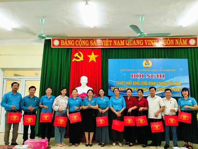 Liên đoàn lao động thị xã Nghi Sơn, tổ chức Hội nghị sơ kết phong trào thi đua 6 tháng đầu năm, triển khai nhiệm vụ 6 tháng cuối năm 2024.
