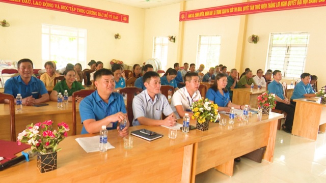 Liên đoàn Lao động huyện Quan Sơn công bố Quyết định thành lập Nghiệp đoàn Nuôi cá lồng Trung Xuân