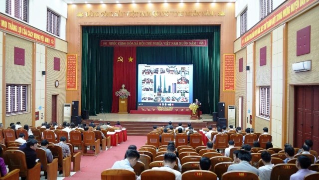 Như Xuân: Bồi dưỡng, cập nhật kiến thức cho cán bộ và đảng viên với chuyên đề “Một số vấn đề về cuộc cách mạng tinh gọn tổ chức bộ máy của hệ thống chính trị và định hướng công tác tư tưởng cho cán bộ, đảng viên”.