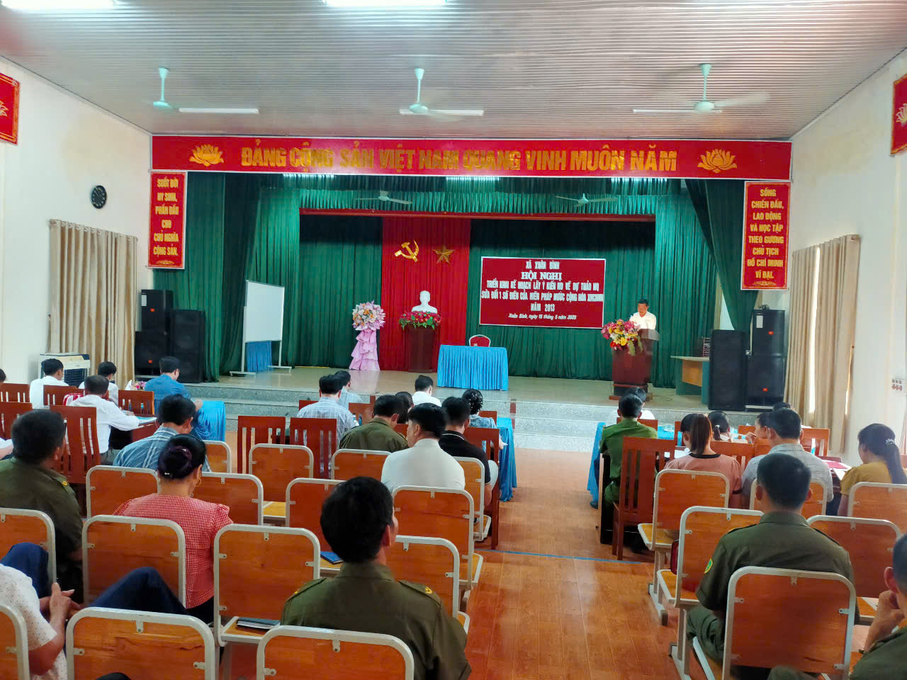 Liên đoàn Lao động huyện Như Xuân: Đa dạng hóa hình thức tuyên truyền, phát huy quyền làm chủ của Nhân dân trong góp ý Dự thảo sửa đổi Hiến pháp năm 2013